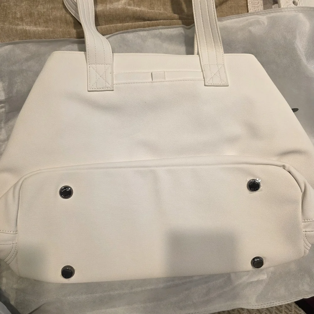 NWOT- LUG- TEMPO MATTE LUXE - WHITE